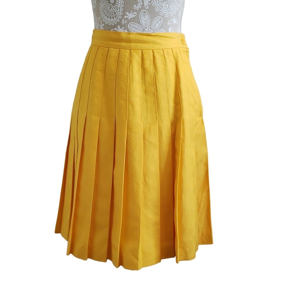 Neiman Marcus Vintage Yellow Pleated Skirt 10